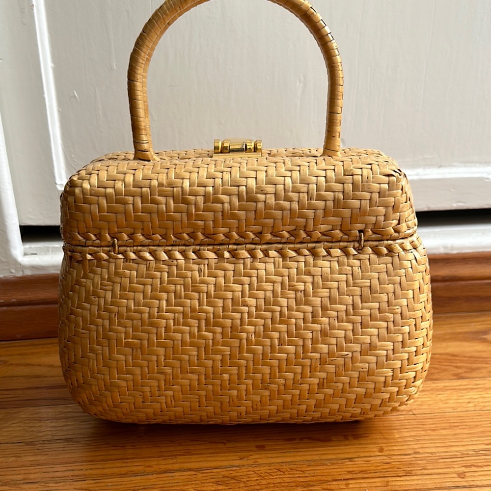 True vintage basket handbag from Italy. 50’s / 60’s Borsa Bella